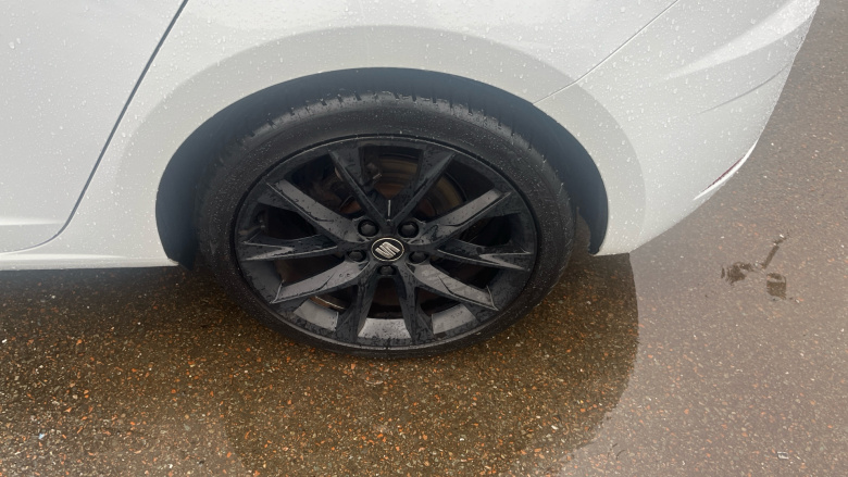 SEAT Leon 1.5 TSI EVO 150 FR Black Edition [EZ] 5dr Petrol Hatchback